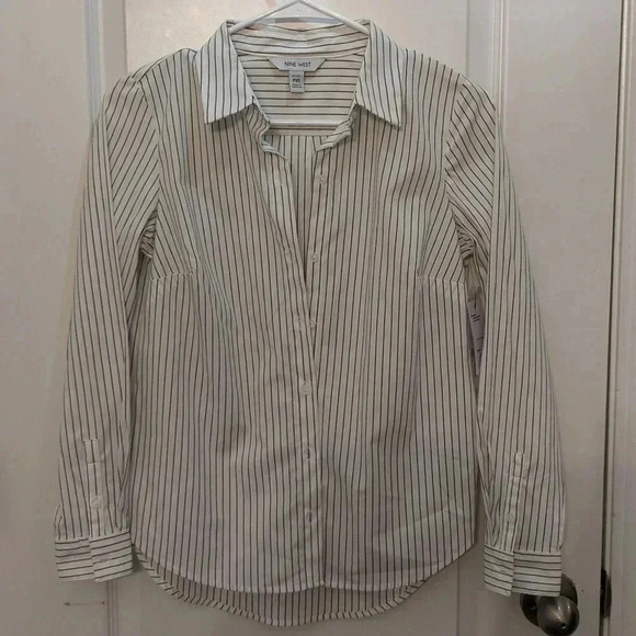 Petite nine West long sleeve structure shirt - Picture 2 of 8